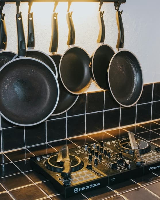 Kitchen & Dining Essentials